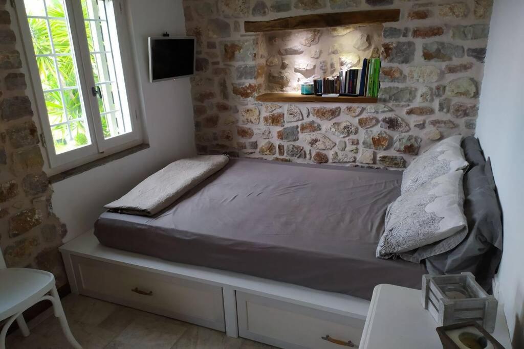 Klovino Beach House Douvia Kültér fotó